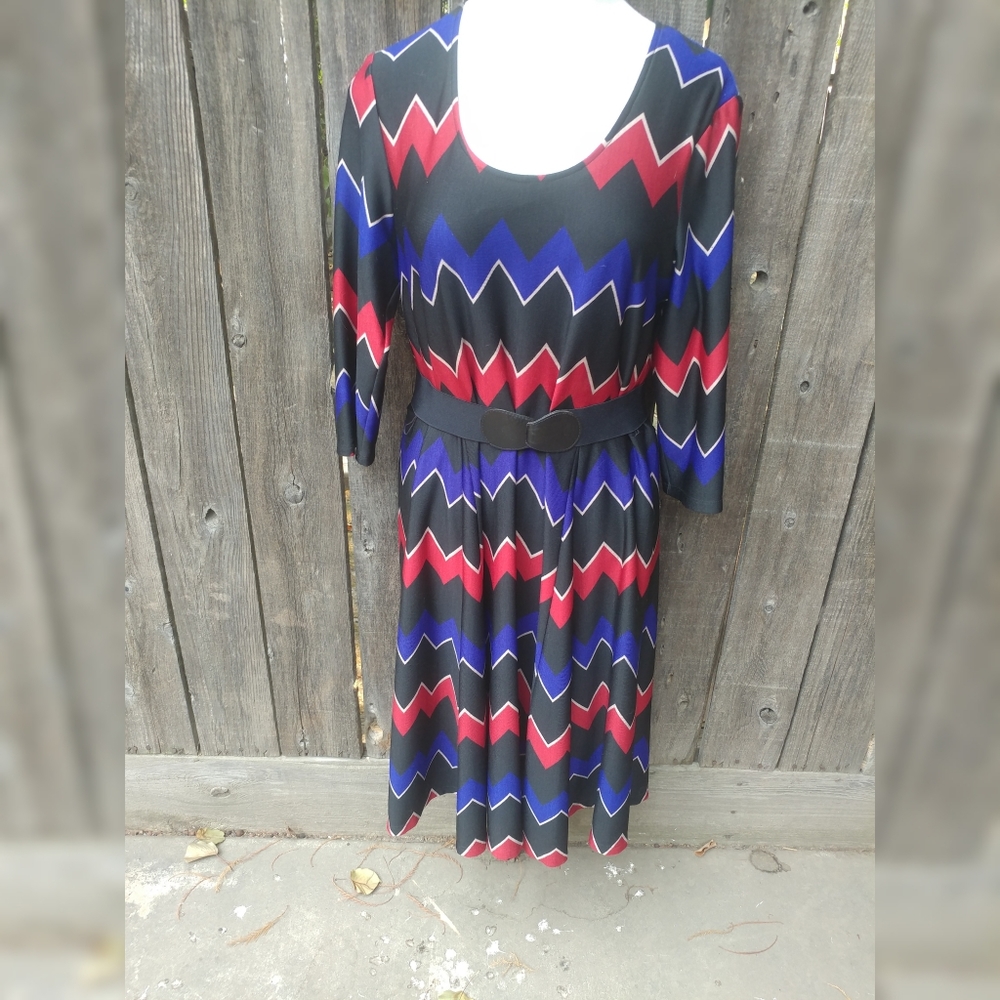 Signature By Robbie Bee Sheath Dress